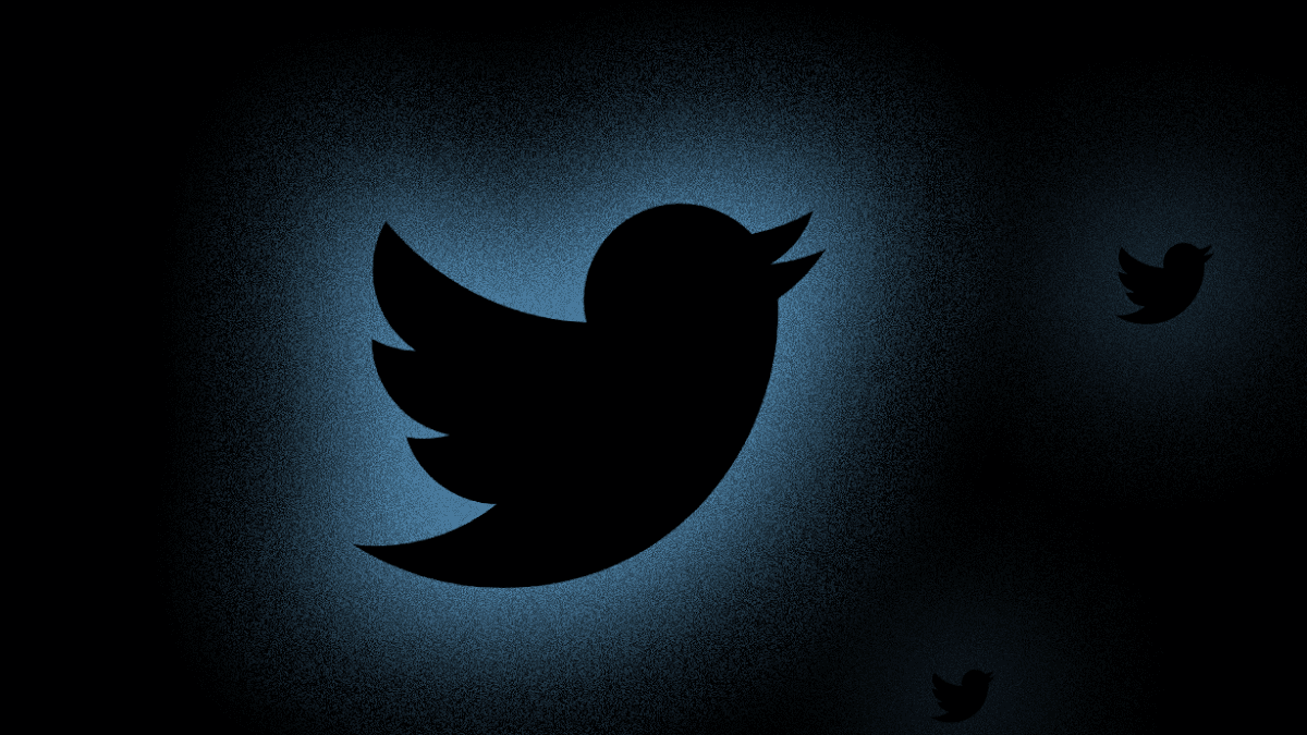 Contemporary social media marketing: Exploring the opportunities and challenges of Twitter.